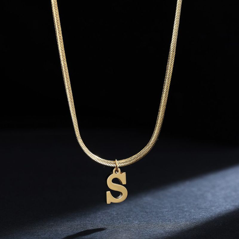 Colar com Pingente Inicial Banhado em Ouro 18k