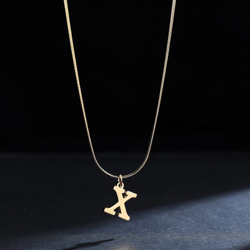 Colar com Pingente Inicial Banhado em Ouro 18k