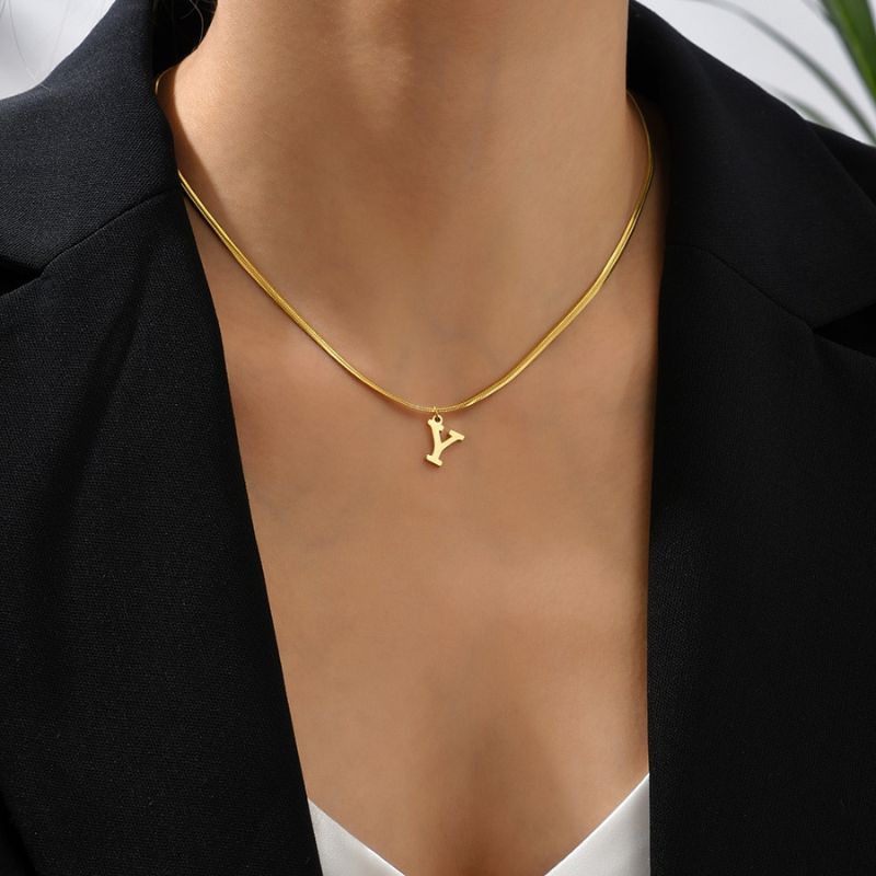 Colar com Pingente Inicial Banhado em Ouro 18k