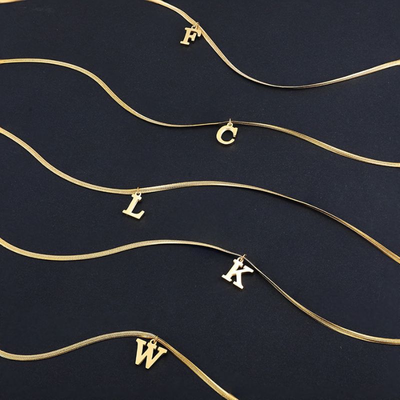 Colar com Pingente Inicial Banhado em Ouro 18k