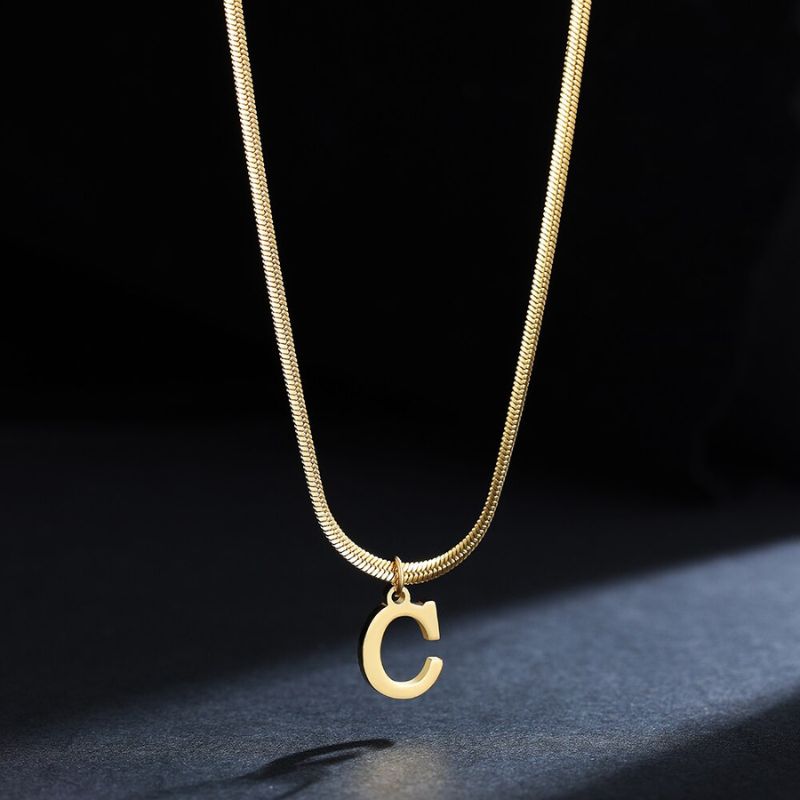 Colar com Pingente Inicial Banhado em Ouro 18k