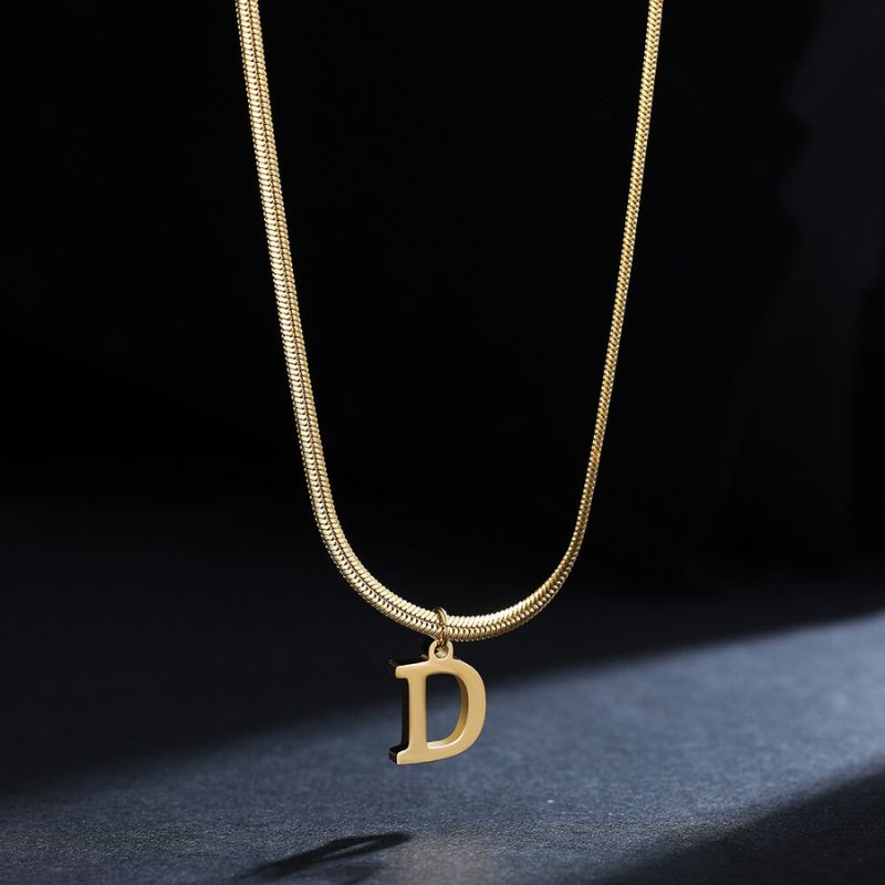 Colar com Pingente Inicial Banhado em Ouro 18k