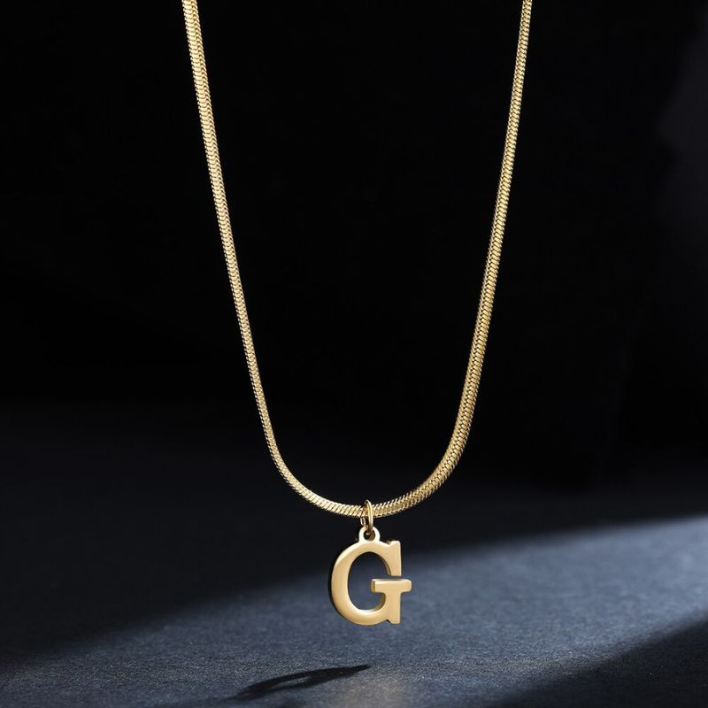 Colar com Pingente Inicial Banhado em Ouro 18k