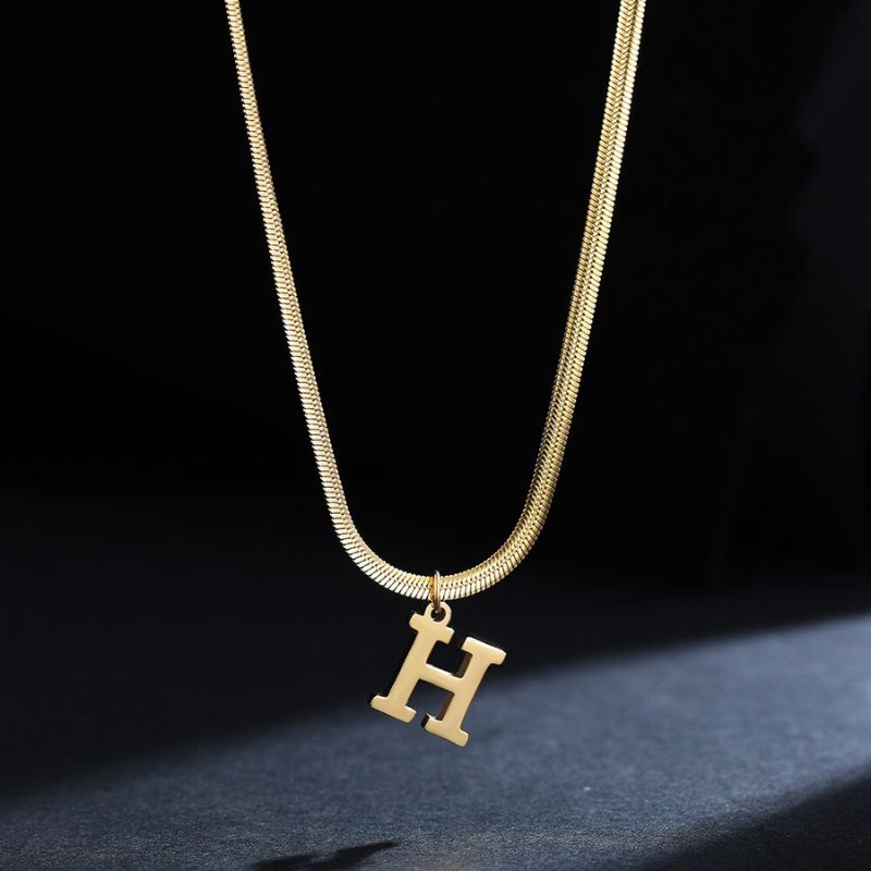 Colar com Pingente Inicial Banhado em Ouro 18k