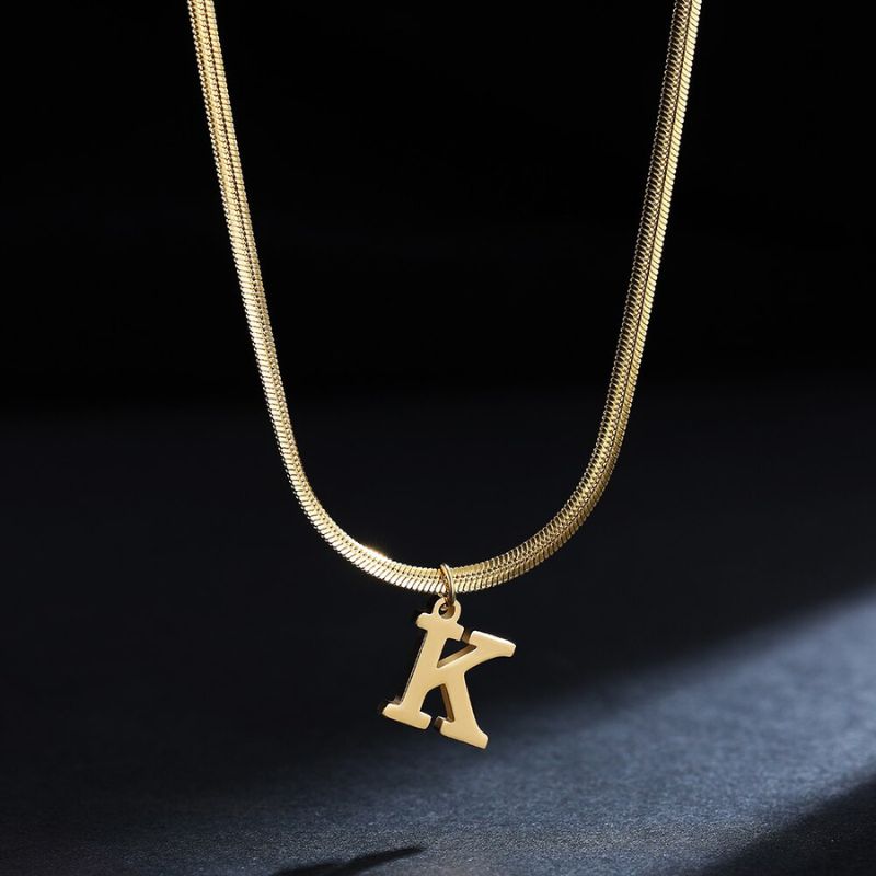 Colar com Pingente Inicial Banhado em Ouro 18k