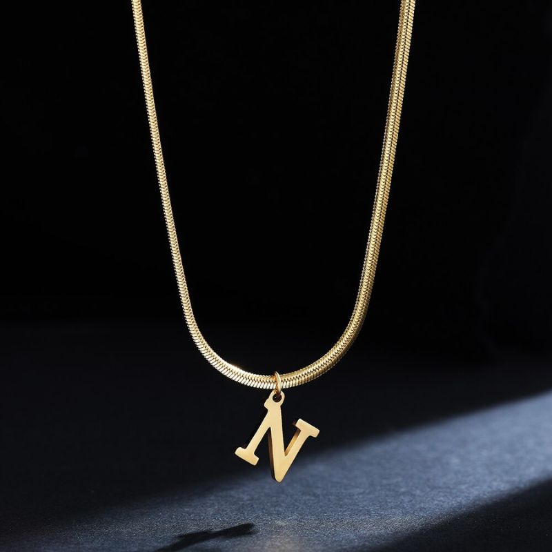 Colar com Pingente Inicial Banhado em Ouro 18k