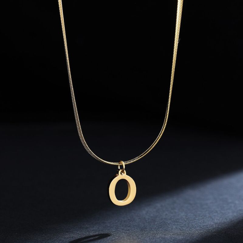 Colar com Pingente Inicial Banhado em Ouro 18k