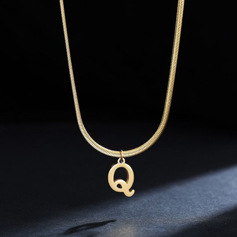 Colar com Pingente Inicial Banhado em Ouro 18k