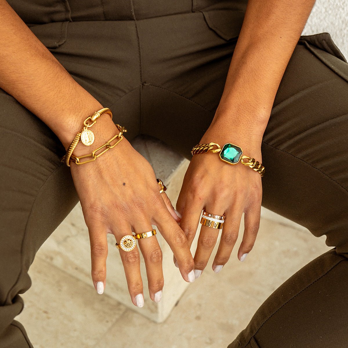 Anel Celeste Banhado em Ouro 18k